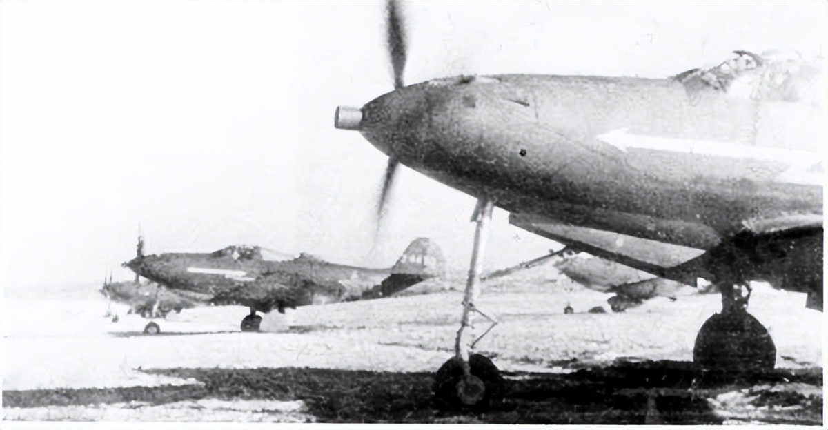 俄罗斯战机眼镜蛇机动,f22战斗机眼镜蛇