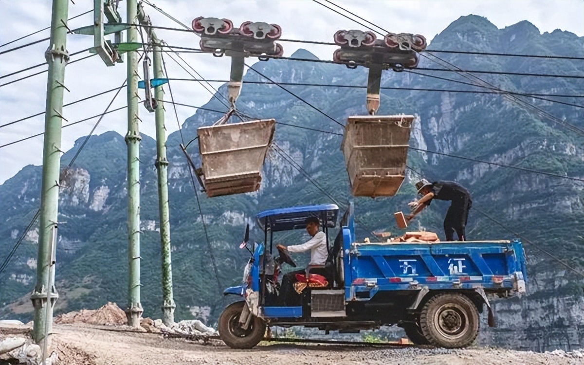 悬崖古村两届人大代表致富路上“接力赛”