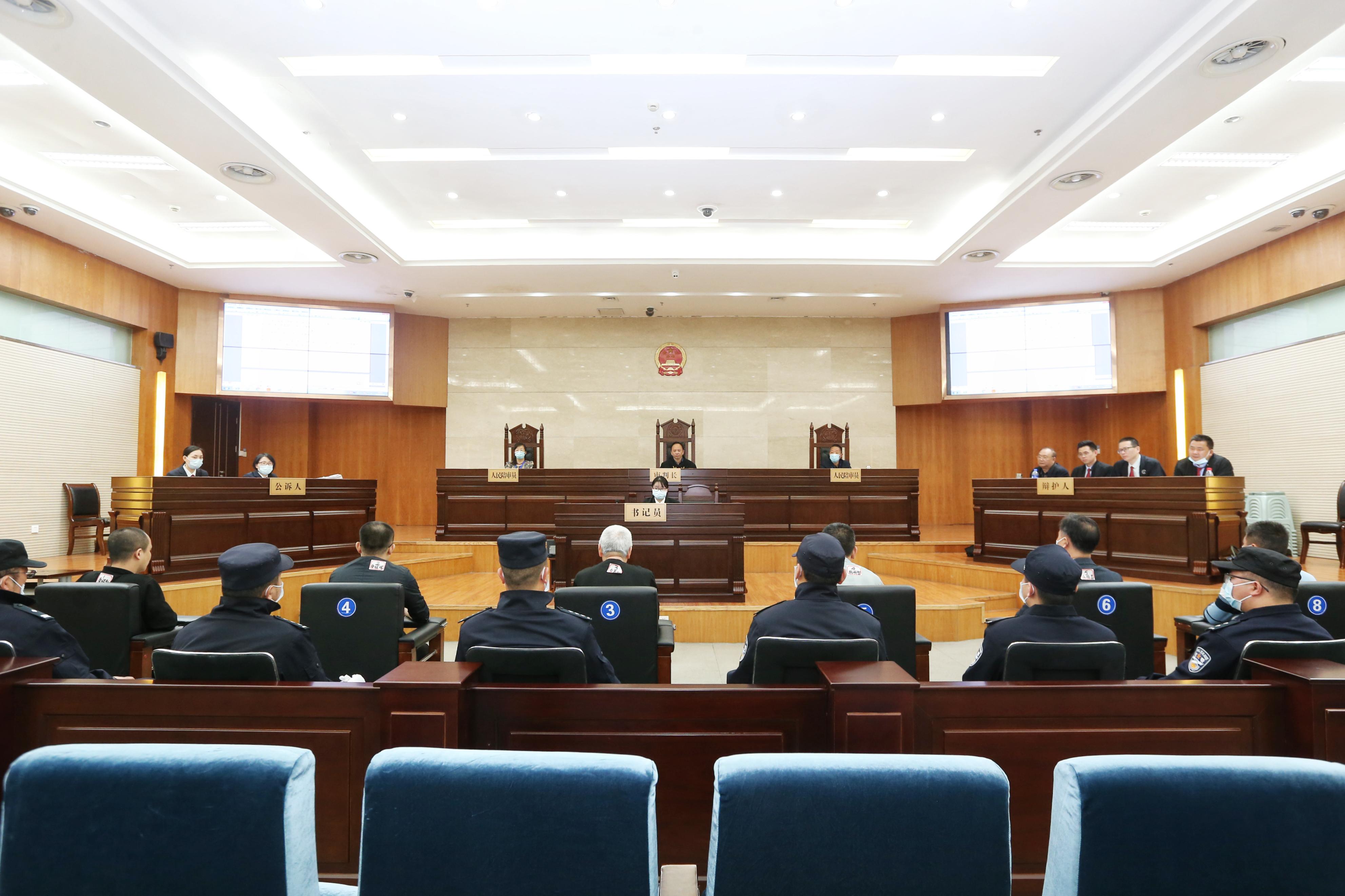 7人假冒名表被判刑,涉案假货手表300万金额判多少年