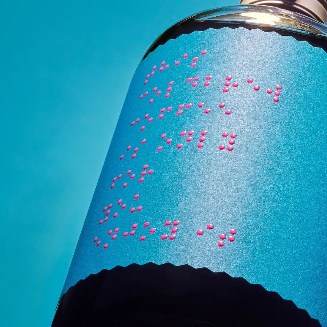 包装颜值／商业感固然重要／消费者观感、触感、情感等也需要重视