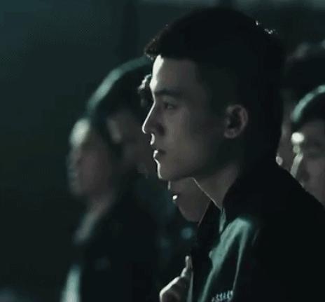 长相成熟棱角分明的帅气男星,年轻时最痞帅的明星男