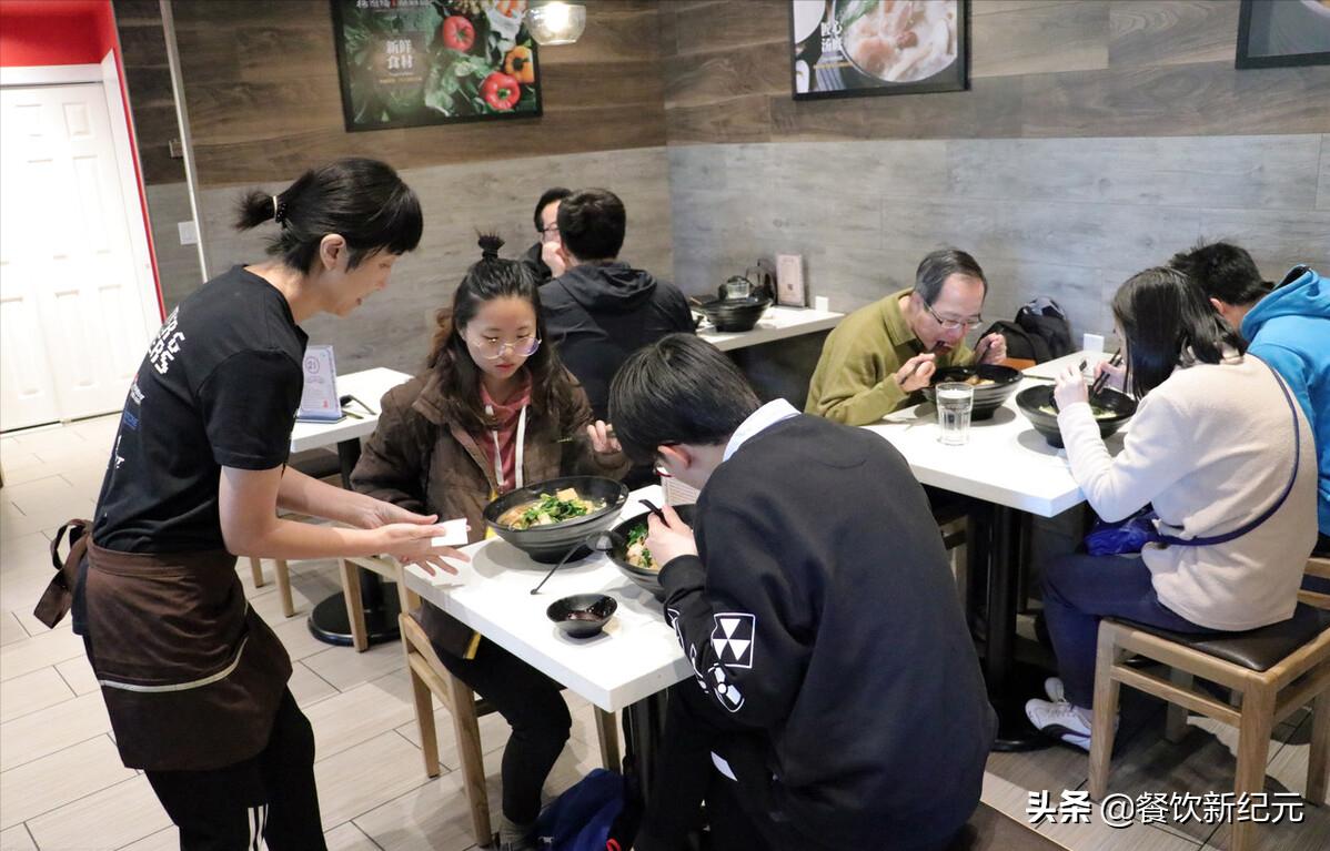 27岁卖麻辣烫年入3亿,一个小伙卖麻辣烫致富的经历