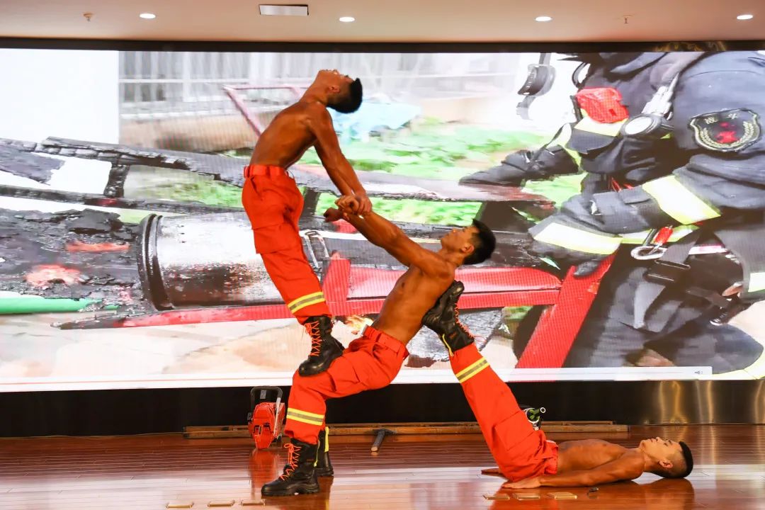 蓝巨人健身,消防健美大赛蓝焰英豪杯