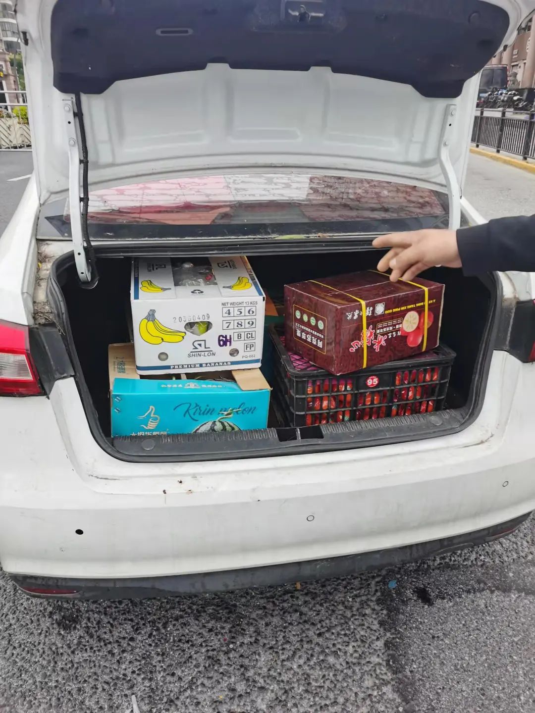 非法牟利22万!奶茶店老板夫妇因哄抬物价被上海警方采取刑事强制措施