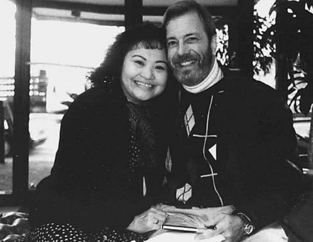 50年前，那个展开双臂、惊慌逃跑的越南女孩，究竟经历了什么