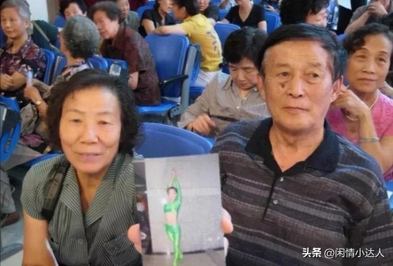 周冬雨长得不漂亮为什么这样红,周冬雨不好看又矮为何这么出名