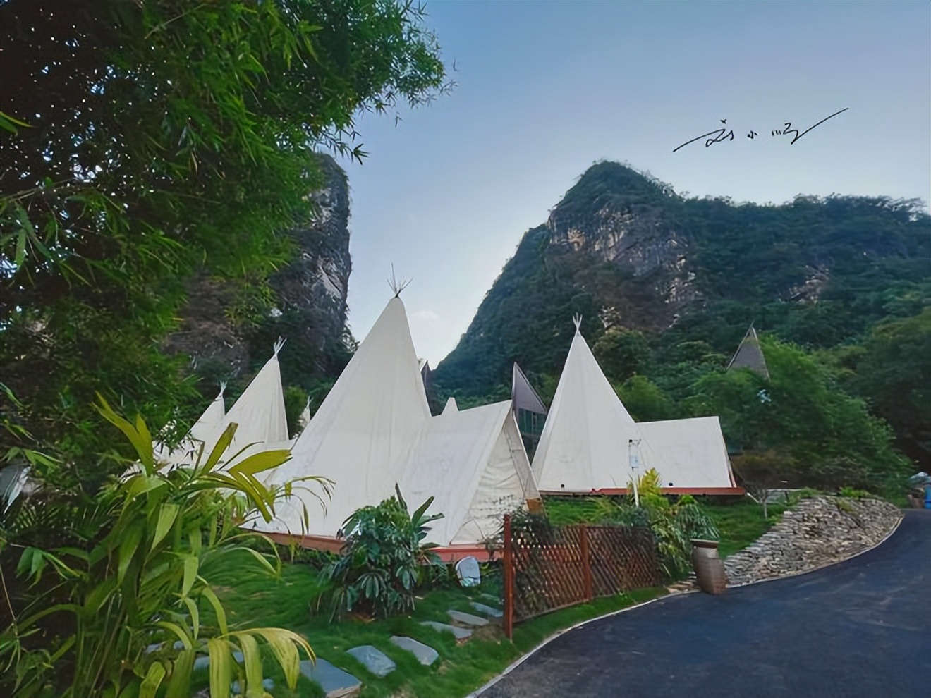 广西桂林的“网红帐篷酒店”，住在星空下，一晚上千元还供不应求