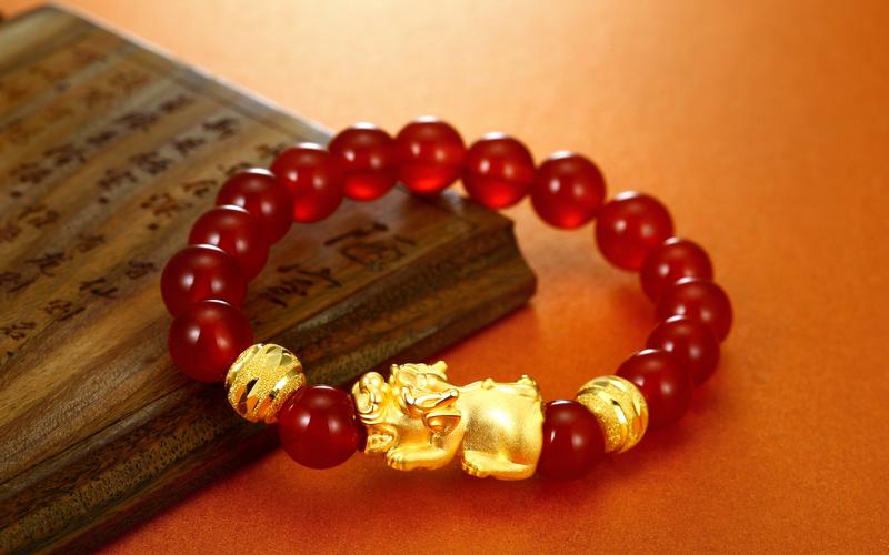 黄金首饰和金首饰哪个贵,白金首饰属于黄金吗