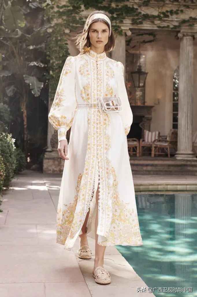 简单又时髦的丝巾系法你学到了吗,美丽时尚精美基础丝巾推荐