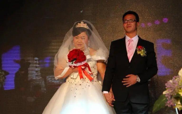 中国举重冠军唐功红简历,举重冠军唐功红比赛全过程