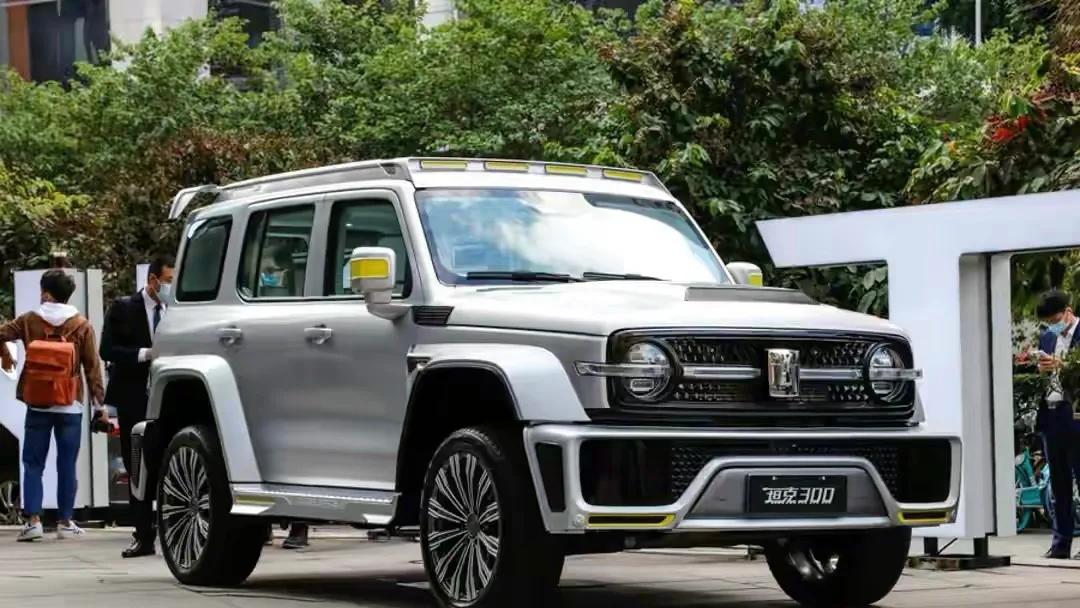 长城坦克300赛博版发布，售价30.80万元，对标吉普牧马人
