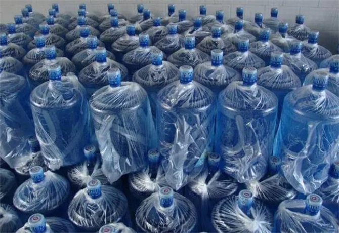 如何挑选桶装水好坏,桶装的矿泉水哪种水比较好