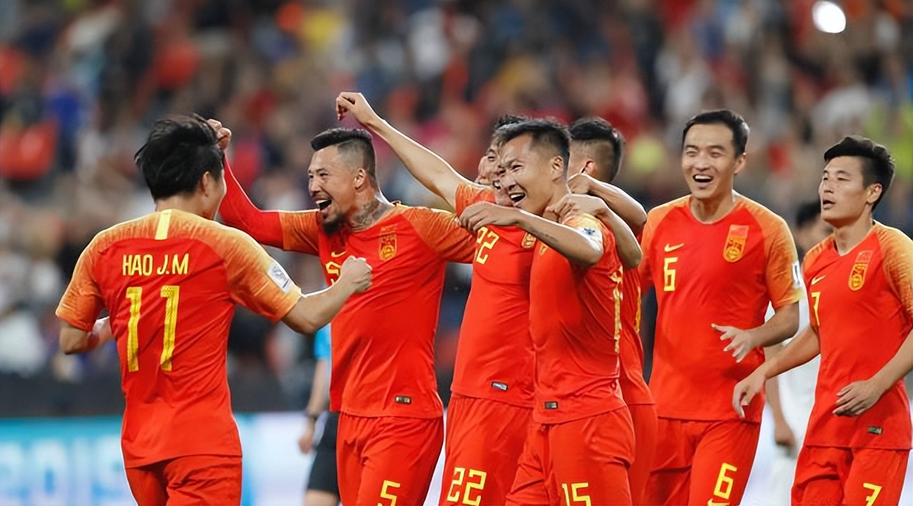 3-1大逆转！中国女足小将创历史，掀翻领头羊，入围年度最佳提名