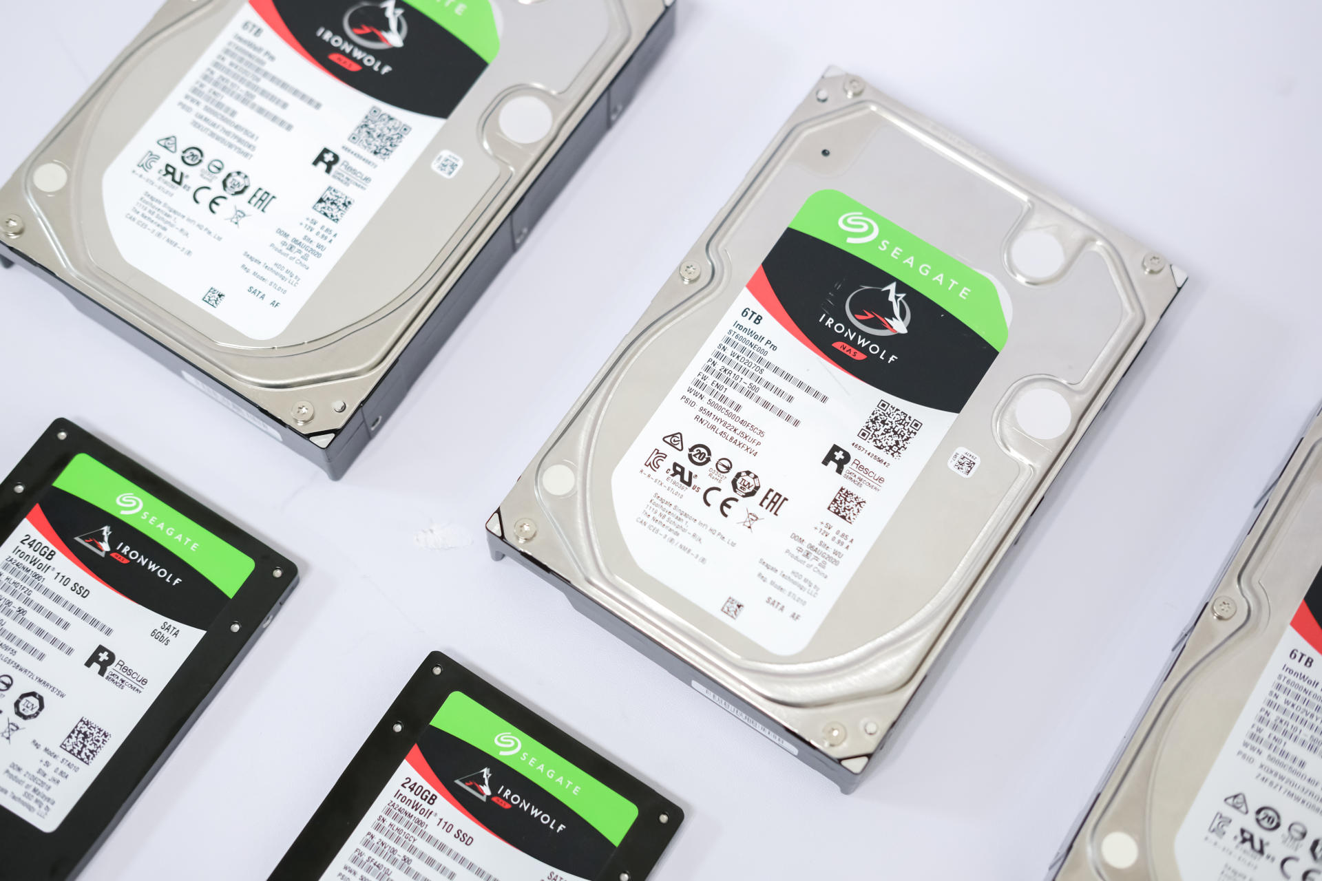 nas家庭服务器存储家庭视频照片,nas家庭云存储可以传文件吗