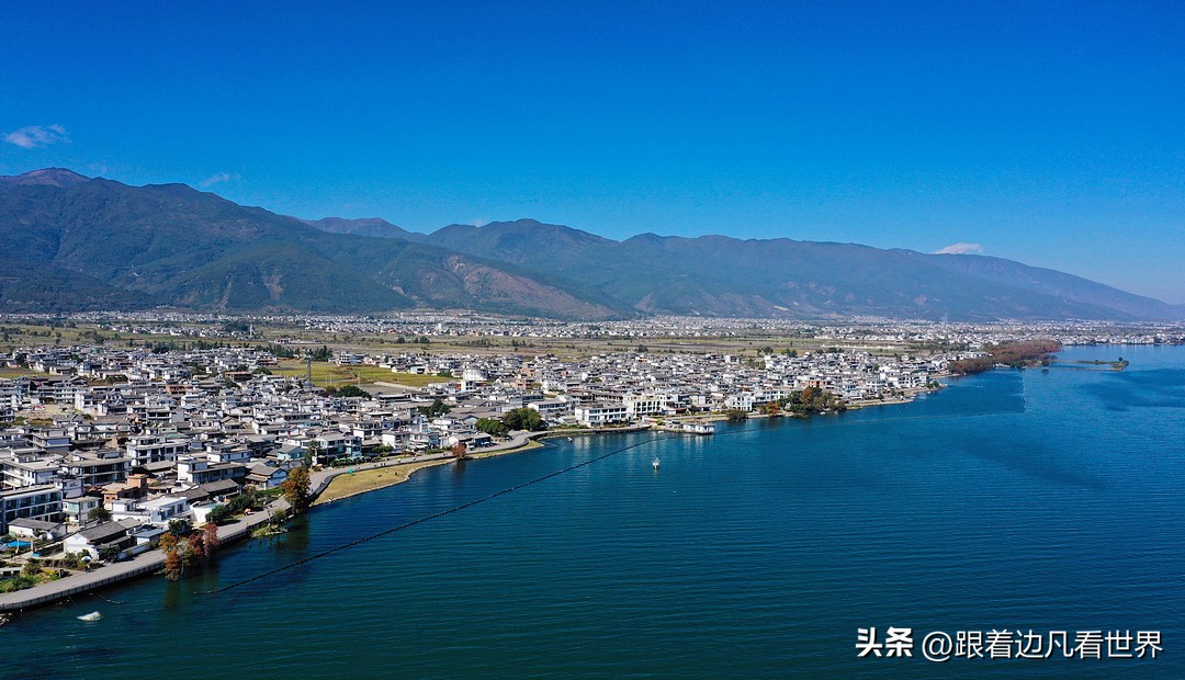 洱海风景白族民居画,云南大理洱海白族民居