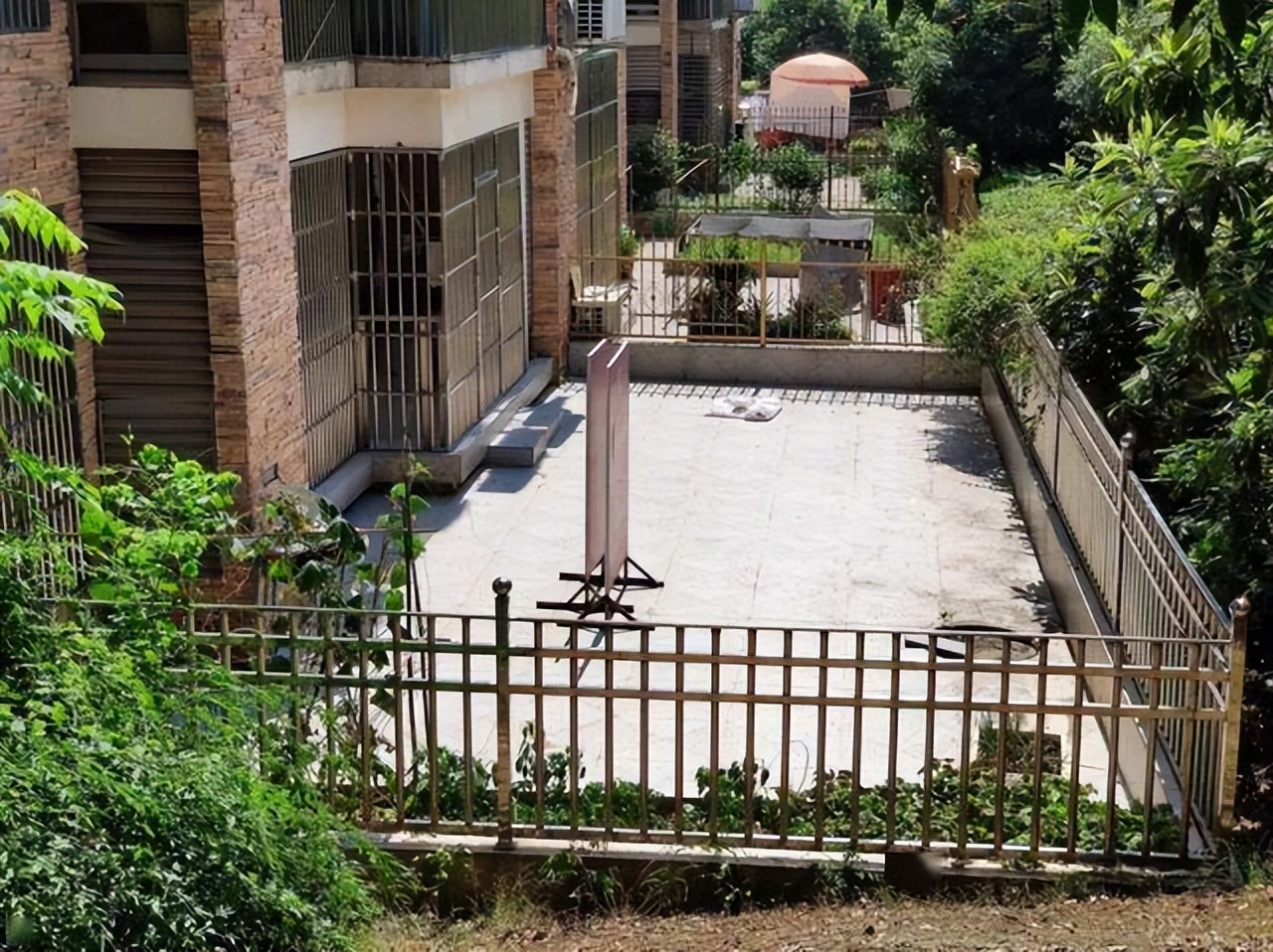 房子一层太潮怎么解决,一楼怎样装修才不让地面返潮