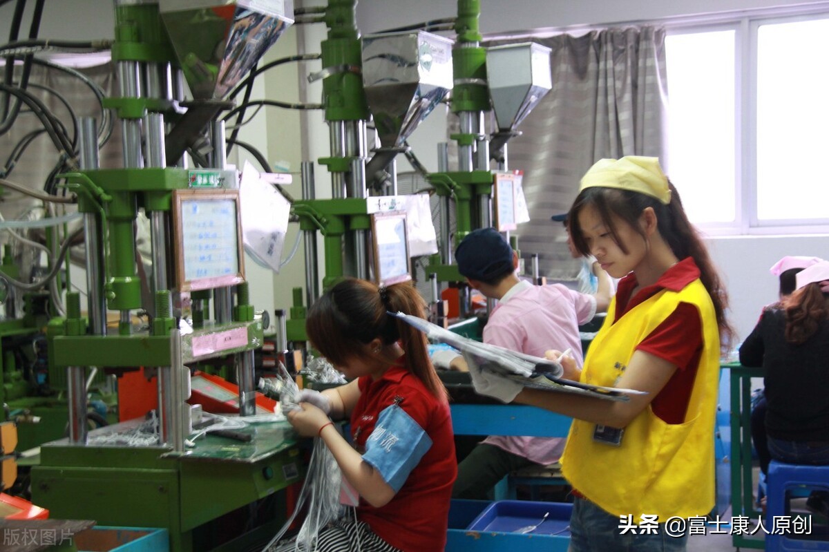 上班是线长、下班是网红，富士康打工妹抖音日收益最高超千元