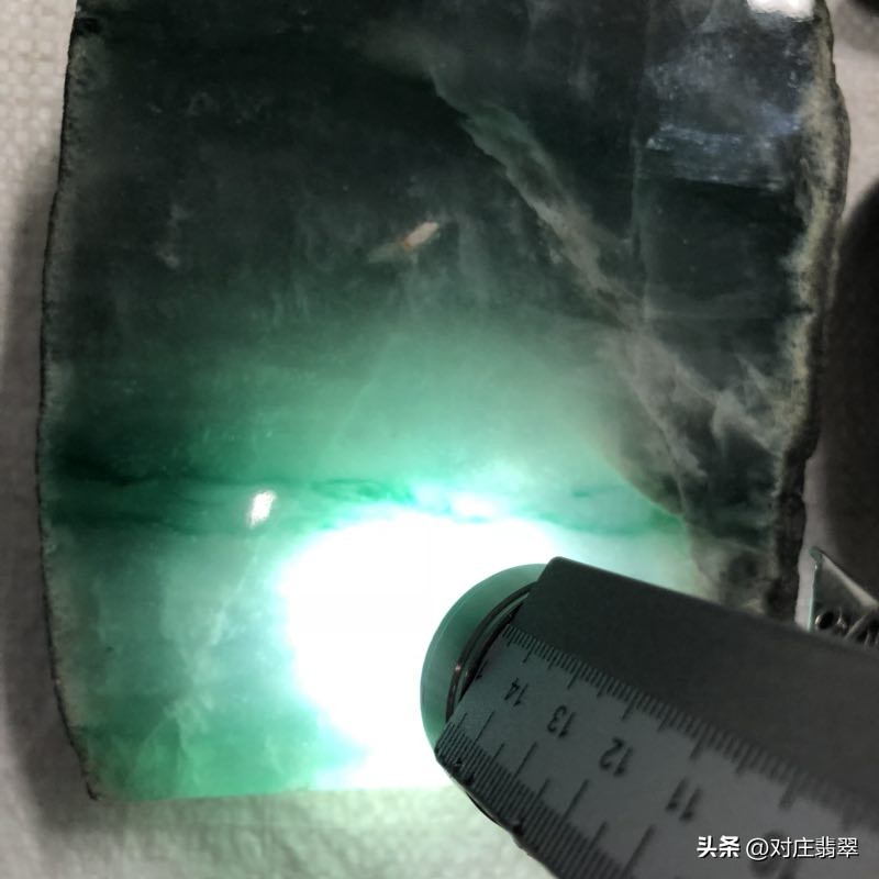 几百买翡翠靠谱吗,自己买翡翠靠谱吗