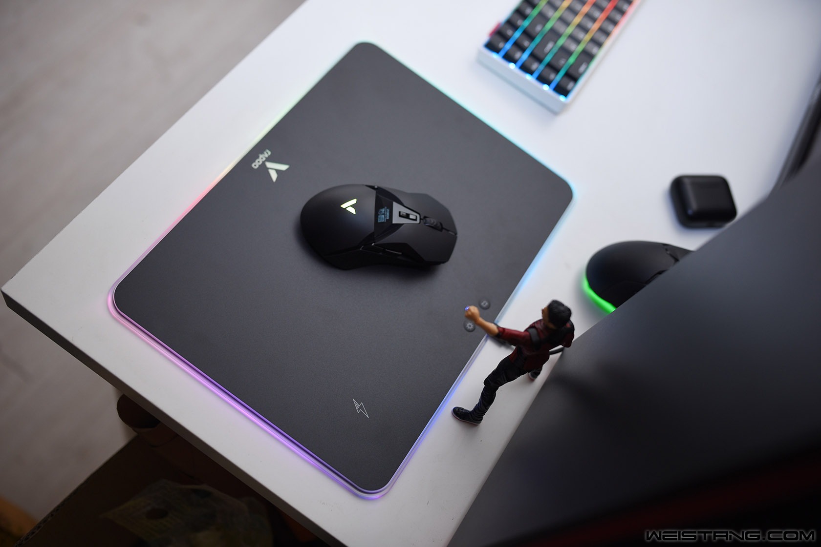 雷柏v10rgb鼠标垫打游戏,雷柏鼠标垫V10RGB