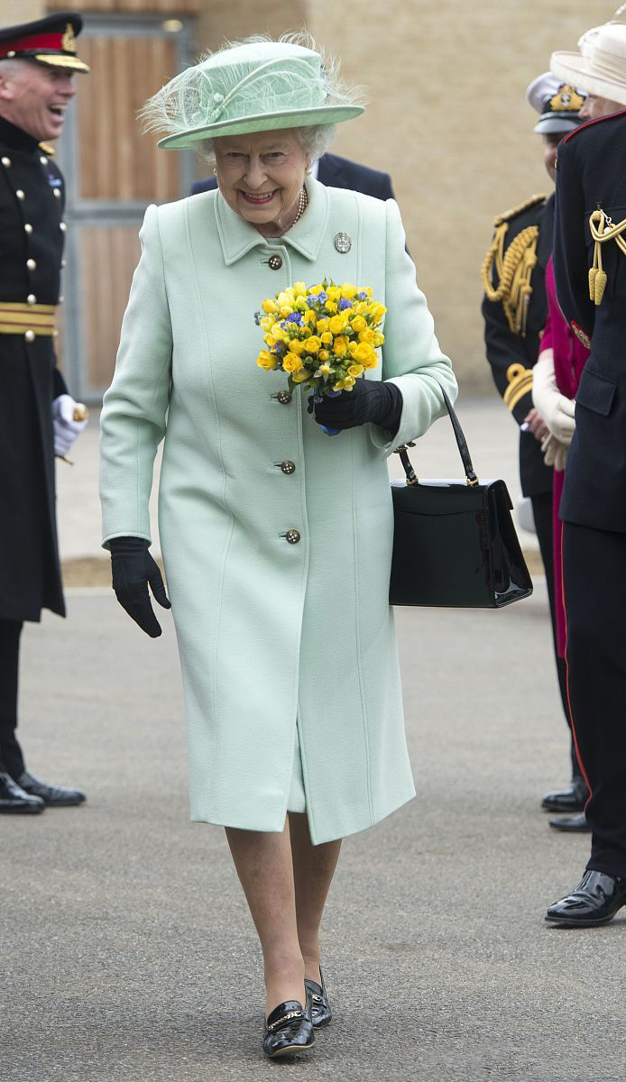 英女王服装搭配图片,英女王穿搭