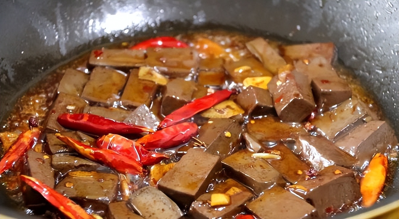 鸭血怎么做好吃营养价值高,鸭血怎么吃好吃又嫩