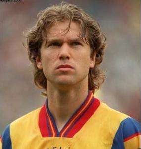 从古至今足球最好阵容,近十年欧洲足球最佳阵容