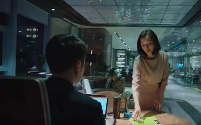 《我的前半生》凌玲：长相普通又离异带娃，她为什么成为最大赢家