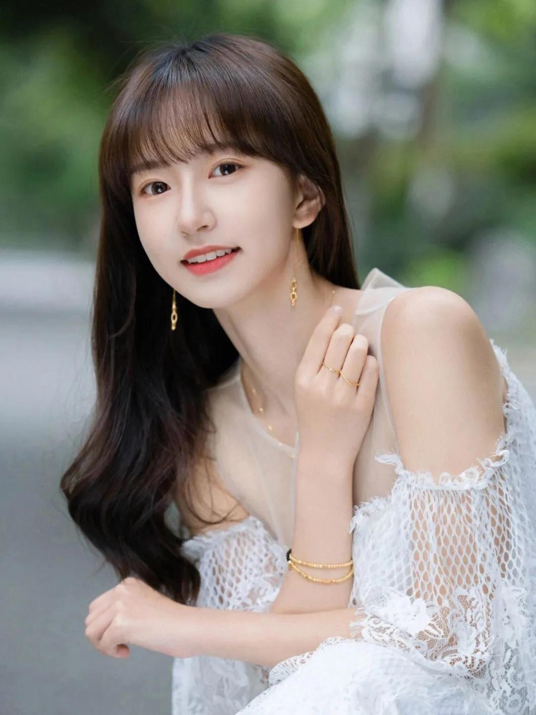 对付虚荣心的女人最好的办法,虚荣心强的女人心理弱点