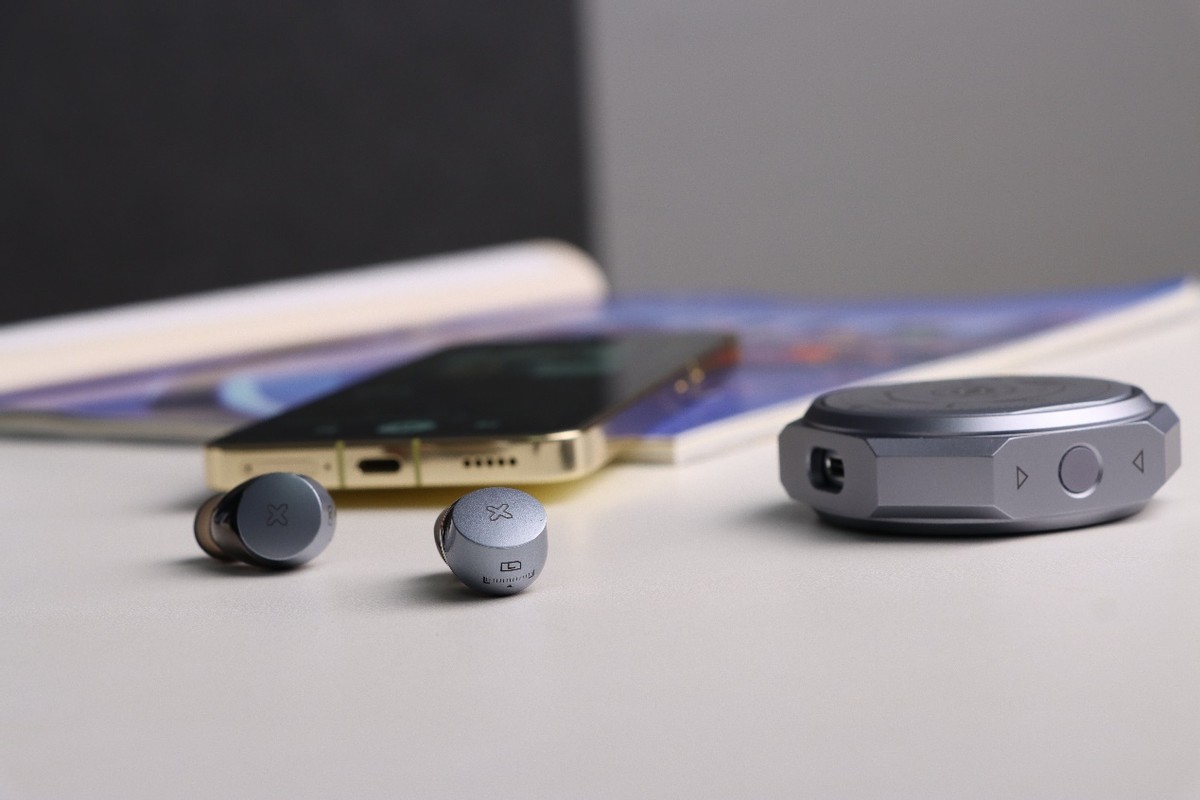 流浪地球联名礼盒版,songx流浪地球联名