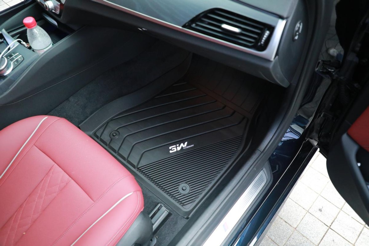 宝马530脚垫全包好还是半包好,宝马530用什么脚垫