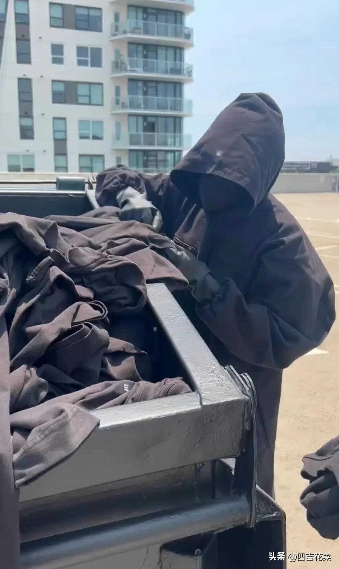 侃爷yeezy新鞋曝光,侃爷yeezy联名破洞牛仔