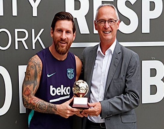 iffhs最佳球员奖,哈维和梅西中场谁厉害