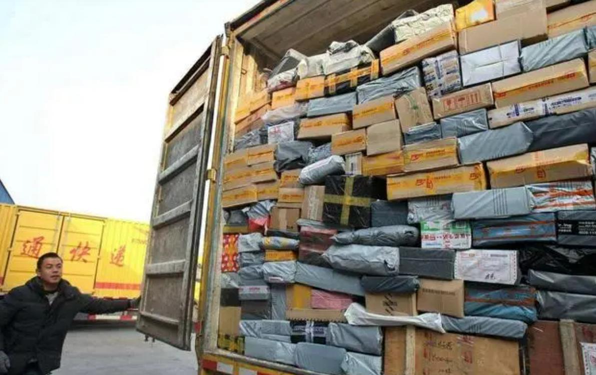 实体店衣服100元成本多少,电商卖的衣服为什么那么便宜