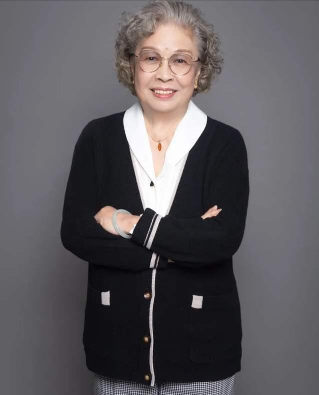 陶斯亮的背景有多强大？她的母亲敢和毛主席吵架，父亲官至正国级