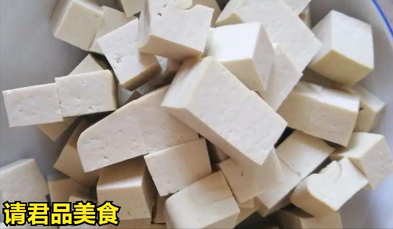 红烧鱼头豆腐汤经典做法,苏菜豆腐汤做法