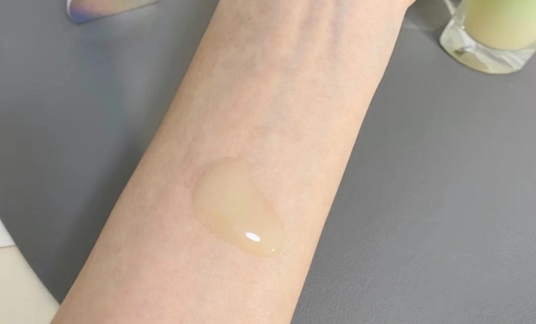 国货抗衰精华平价,很丑却很好用国货之光精华