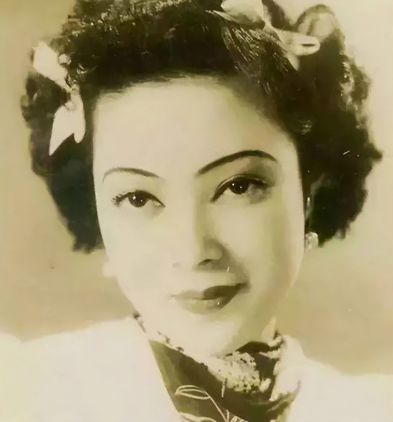 风流女作家余美颜，睡了3000个男人，人称欲女，她不服气？