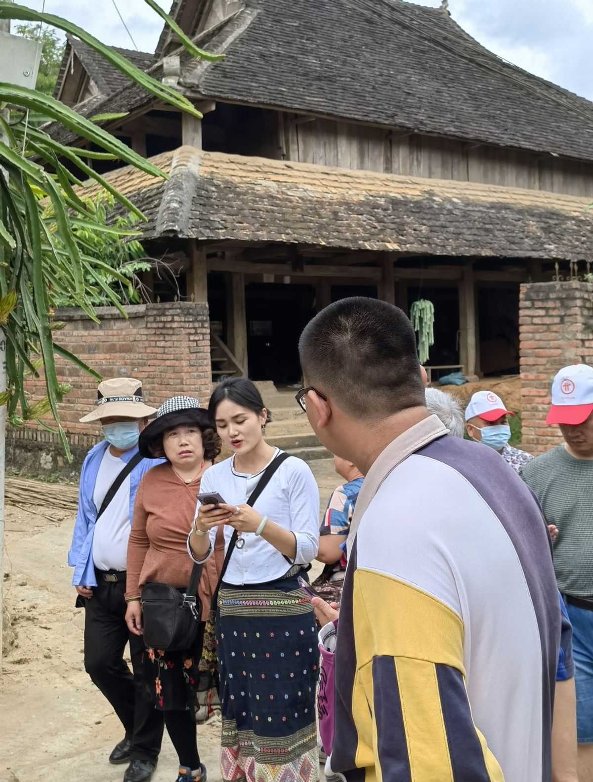 西双版纳翡翠比大理便宜吗,西双版纳被称为绿宝石