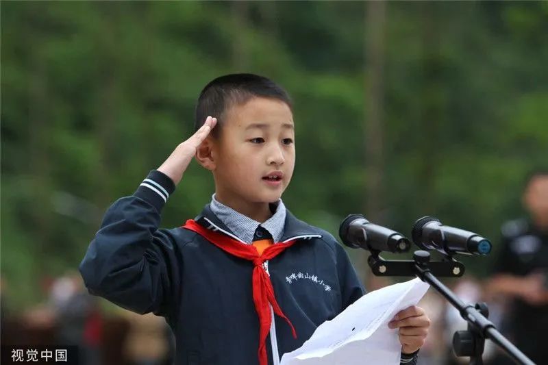 13年前的地震少年现在都怎么样了,十三年前地震少年现在怎样了