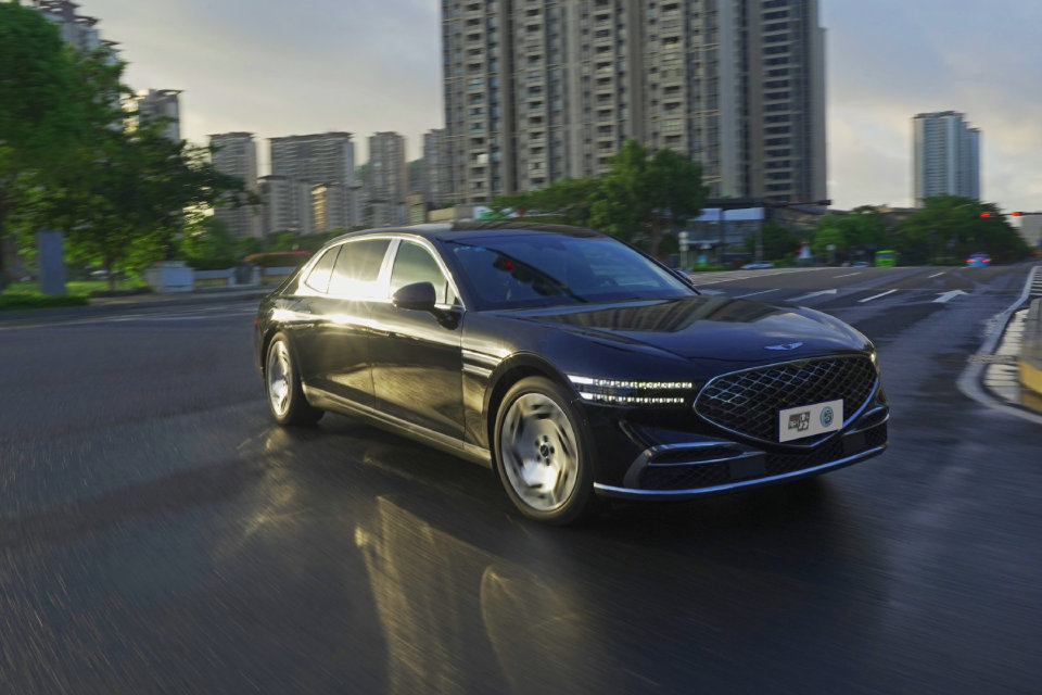 海川品车评测,捷尼赛思g90加长版试驾