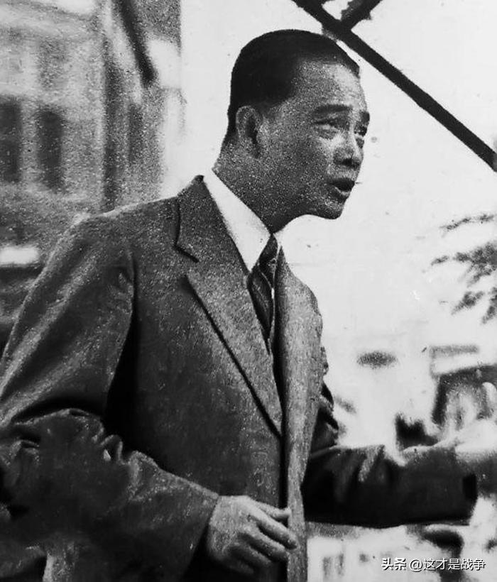 胡兰成被张爱玲拒绝了多少次,张爱玲爱上大汉奸胡兰成