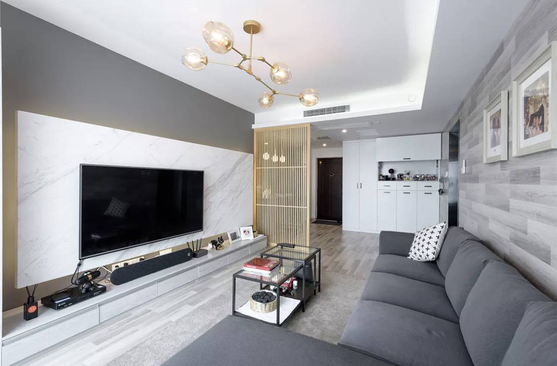 电视挂墙好，还是放电视柜上好？其实二者的区别很大，大家要注意