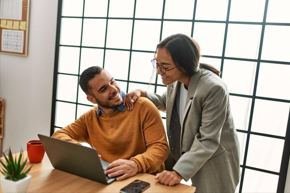 “头号卷王”德勤，起薪16000，全年涨幅29%