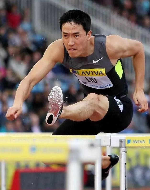 亚洲飞人刘翔现在干什么,现在才知道刘翔当年有多厉害