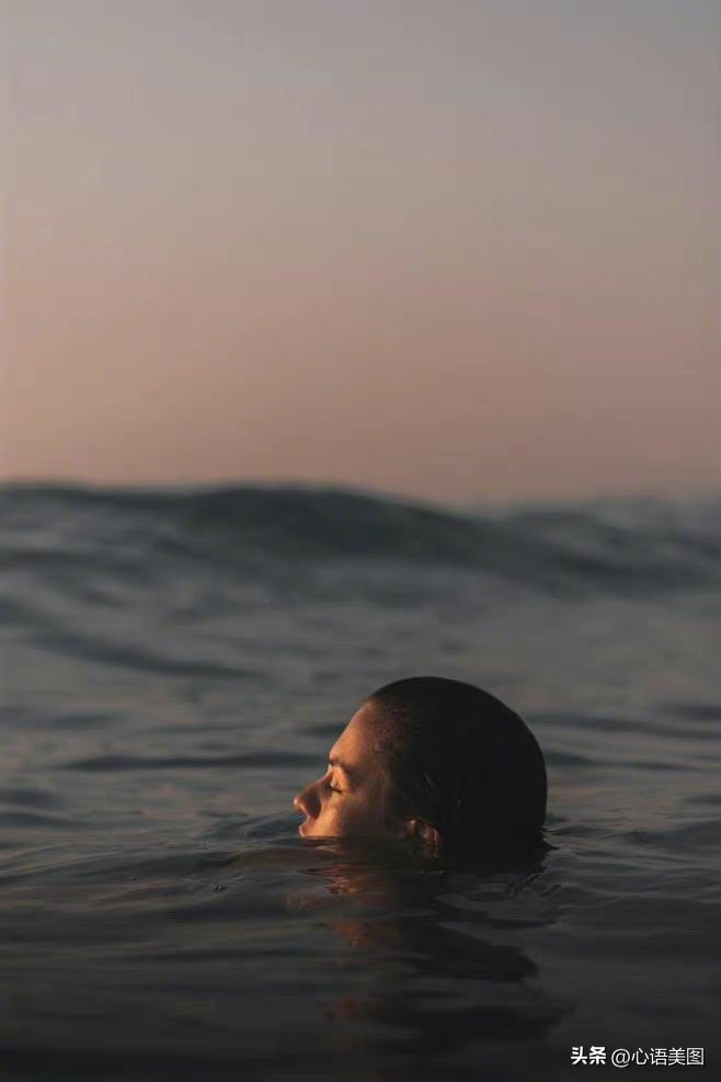 抖音热门文案爱情配图伤感,情感语录抖音配图文案