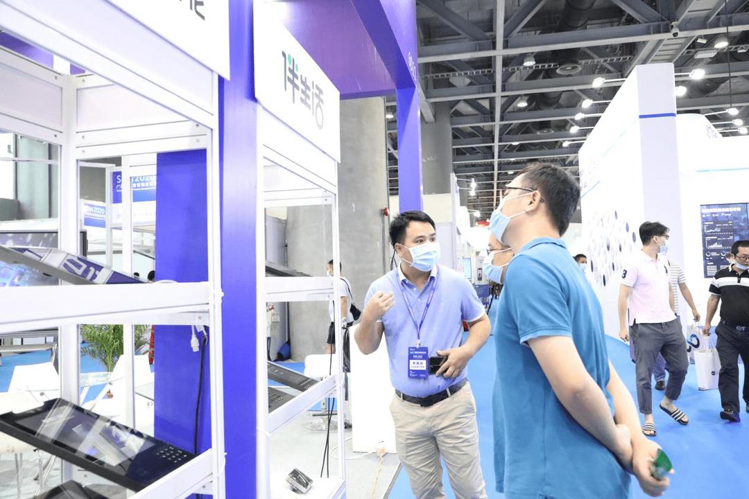 参观展会讲究,展会礼仪中不礼貌行为