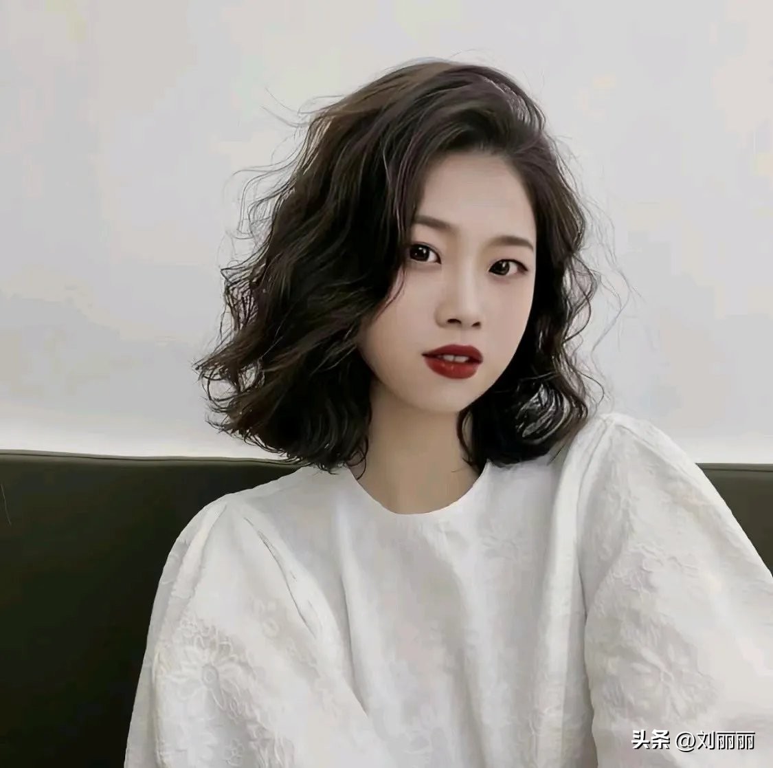 头发造型女中长发最新款,今年流行的头发造型女短发