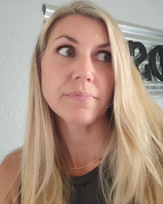 惊!13岁少女意外发现家庭录像带,竟然揭露父亲肮脏的秘密!