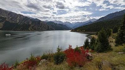 关于新疆天山天池的传说,神奇的美丽天山天池