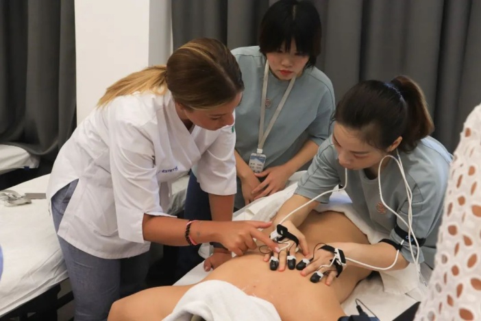 芦薇雅仪器多少钱,芦薇雅私密仪器修复软产道管用吗